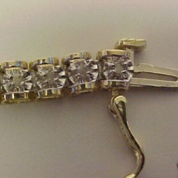 Elegant 10Kt Two-Tone Gold 2-Carat Diamond “Rolex” Style Eternity Bracelet - Picture 5 of 5